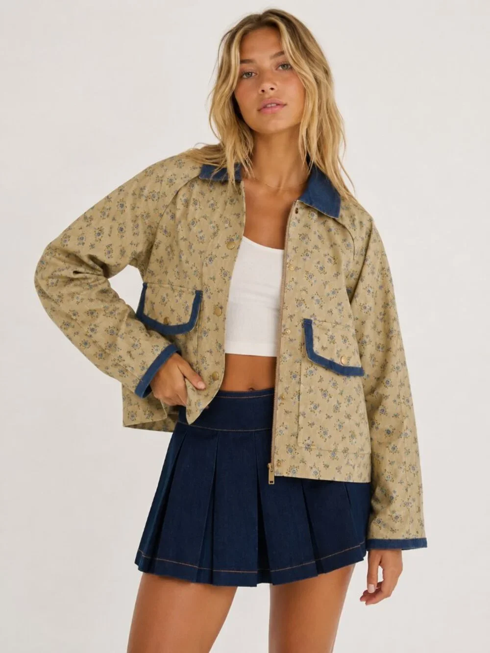 NEW The Greii Beige  & Navy Grandma's Floral Cotton Jacket Small 8685